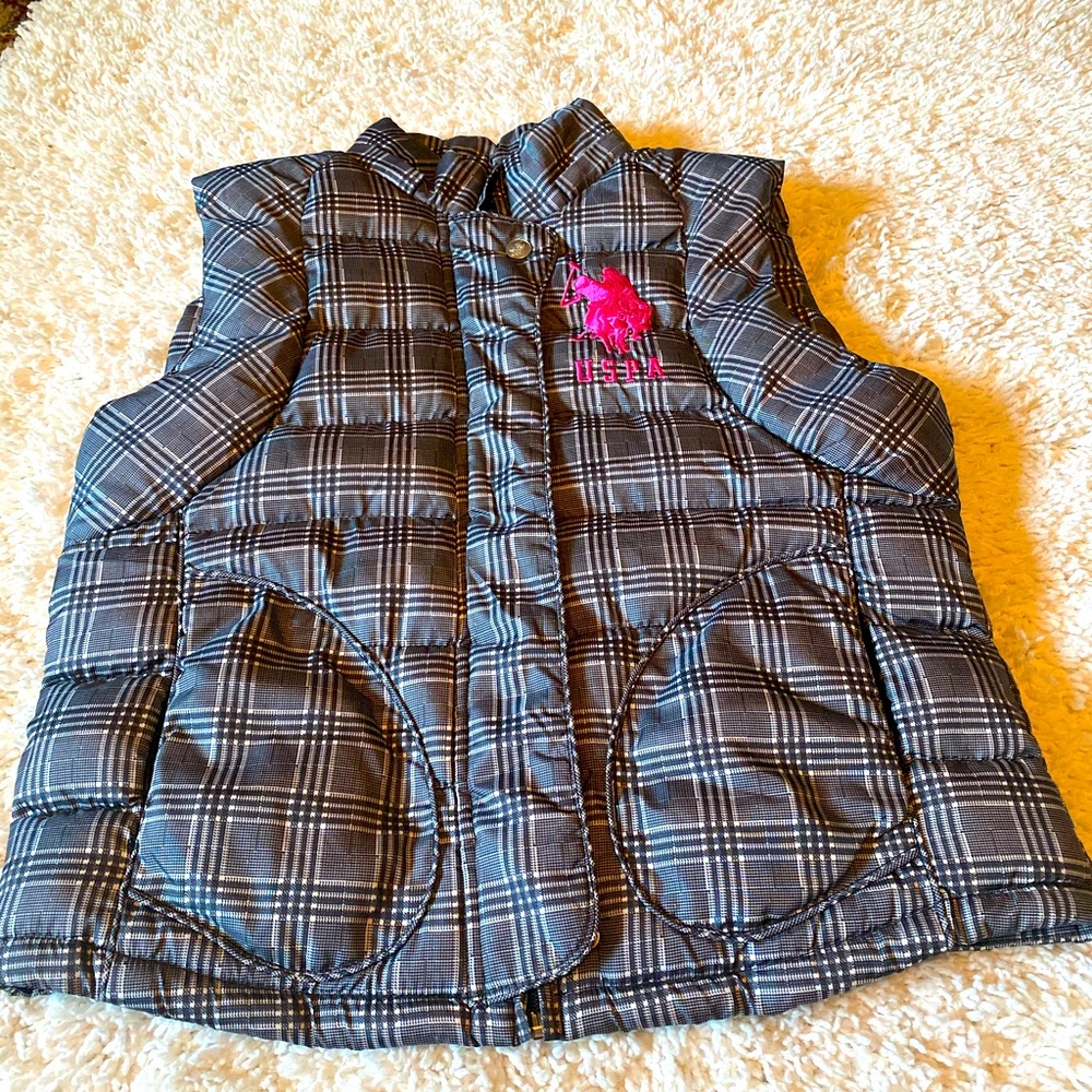 US POLO ASSN. Vest size medium multi color